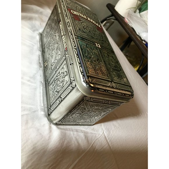 Vintage 1980's Chivas Regal Tin Container 750 ML Aged 12 Years 43 GL - Picture 3 of 7